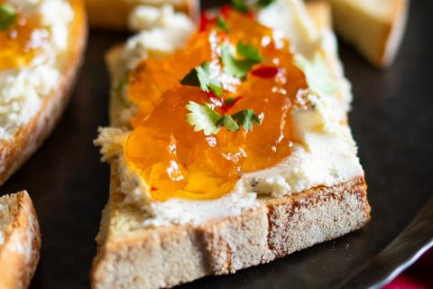 Hot Pepper Jelly Crostini